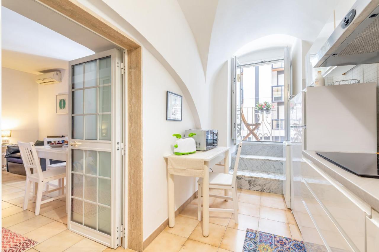 Stazione Centrale & Universita Lovely Apartment Bari Bagian luar foto