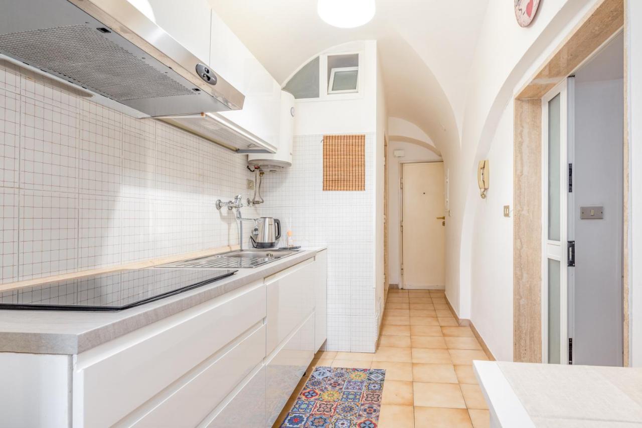 Stazione Centrale & Universita Lovely Apartment Bari Bagian luar foto