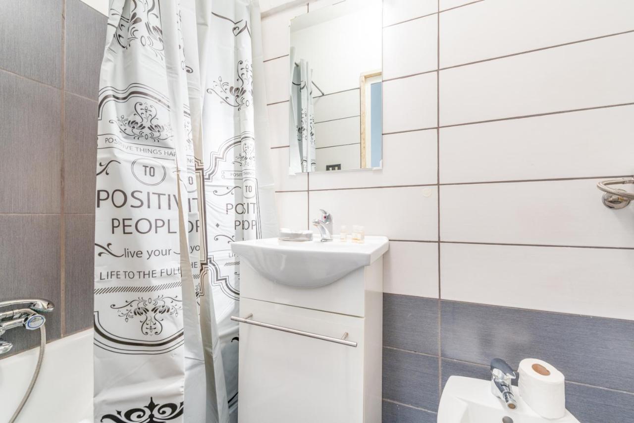 Stazione Centrale & Universita Lovely Apartment Bari Bagian luar foto