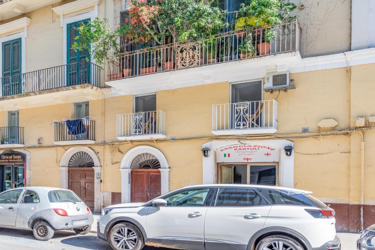 Stazione Centrale & Universita Lovely Apartment Bari Bagian luar foto