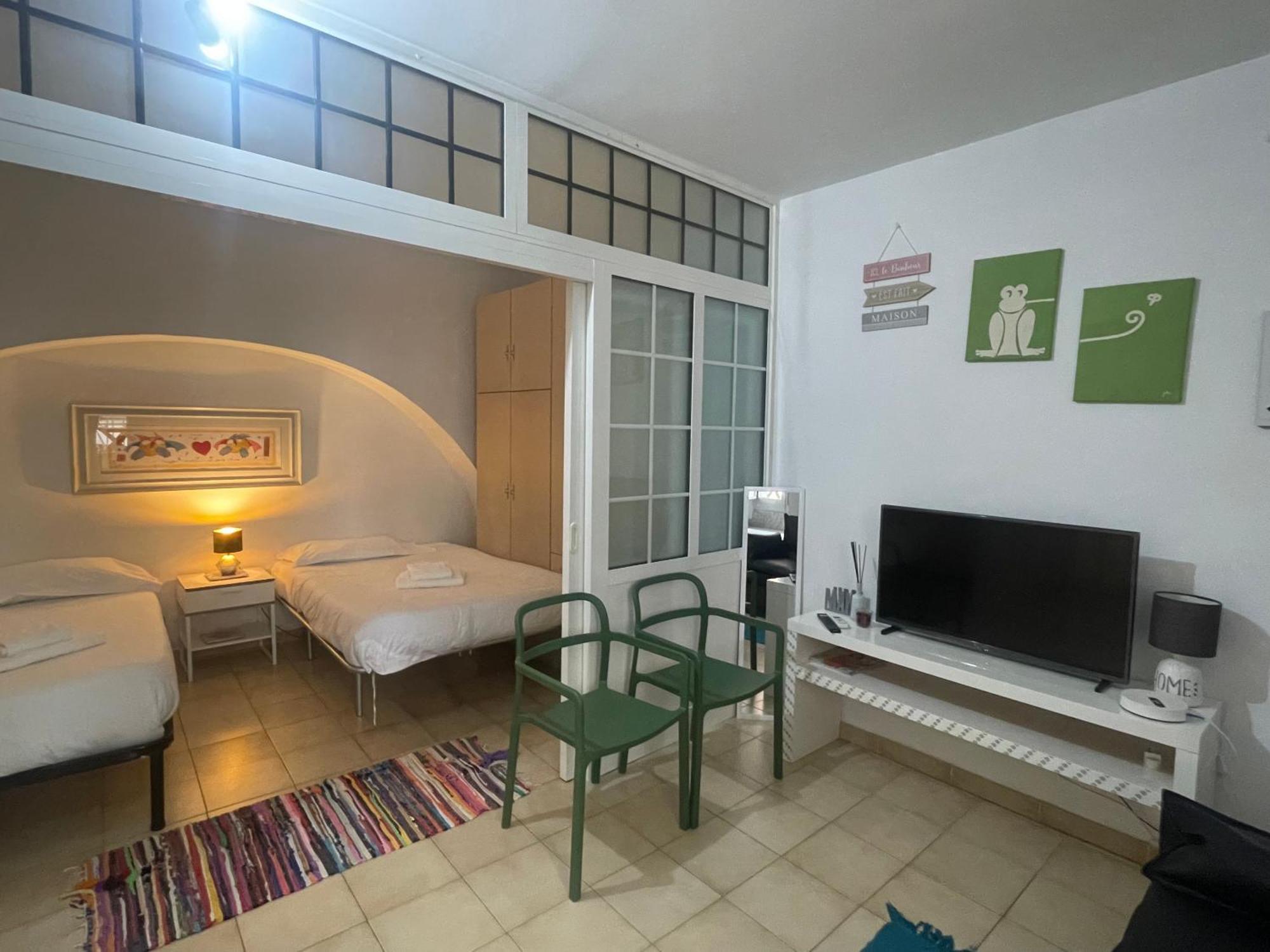 Stazione Centrale & Universita Lovely Apartment Bari Bagian luar foto